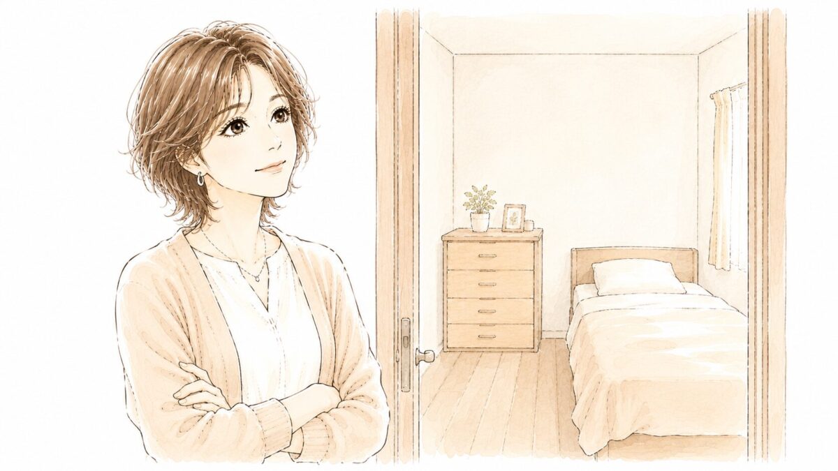 ベッドとチェストだけの小さな6畳の部屋の前で腕を組んで考える女性のイラスト