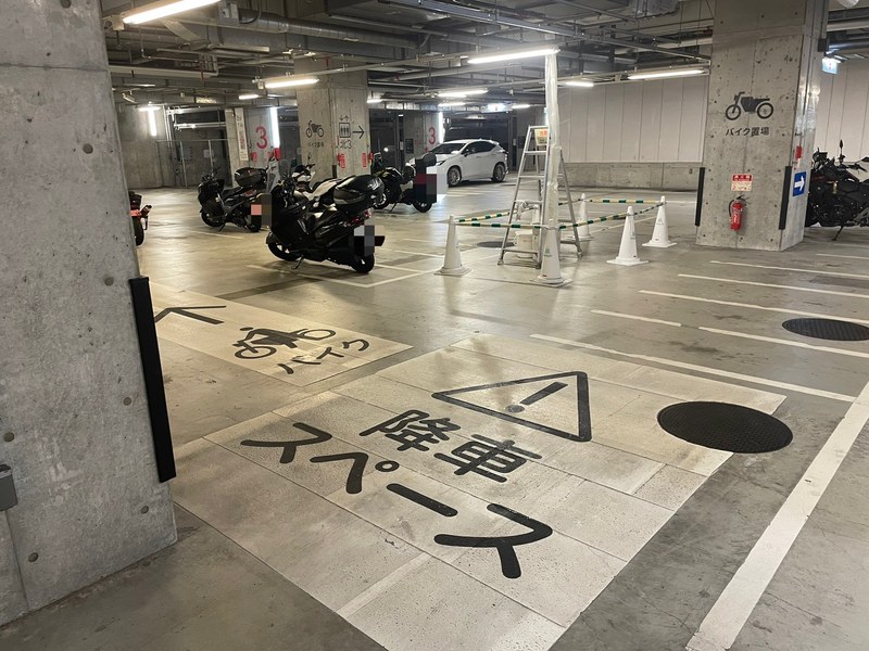 グランフロント大阪 北館 地下3階のバイク置き場